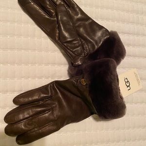 UGG Leather gloves with screen touch finger tips
